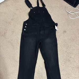 Fashion Nova Black overalls 36 Jeans